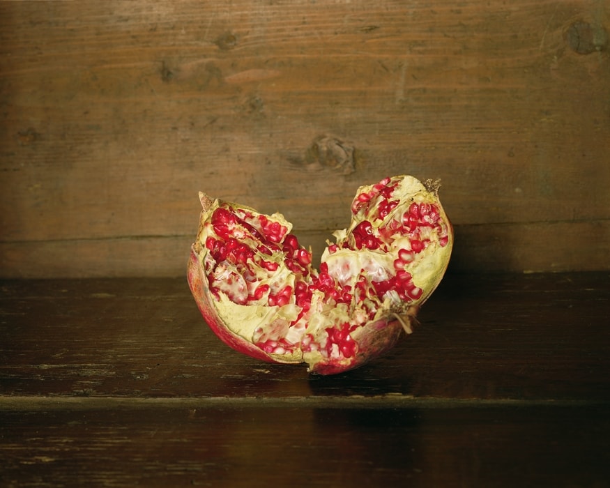 La Grenade, série Natures mortes, 2008, collection particulière © Véronique Ellena, 2018