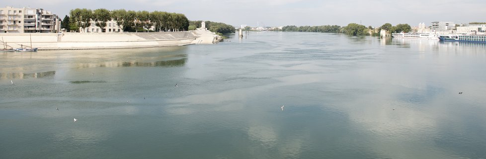 Avec le Rhône en vis-à-vis